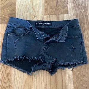 Express - Ripped Black Jean-shorts